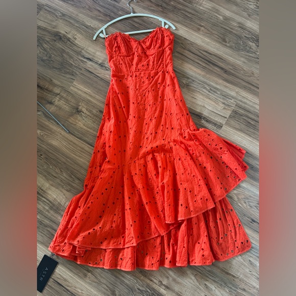 ASTR Suvi Eyelet Midi Dress - Picture 4 of 5